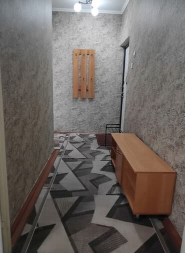 однокомнатная квартира в бишкек: 1 комната, 35 м², 105 серия, 8 этаж, Косметический ремонт — 1