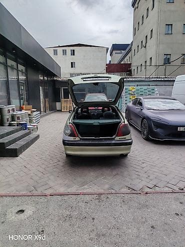 8: Toyota Avensis: 2000 г., 1.8 л, Механика, Бензин, Лифтбек — 4