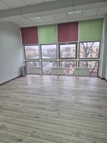 квартиры по суточно: Сдаю Аренда офисов, 30 м², В бизнес центре, 1 линия, С системой безопасности — 1