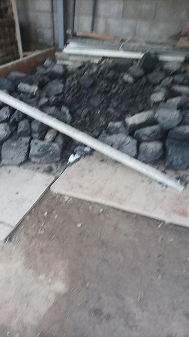 кора мульча: Уголь - Фракция: крупная, неодноразмерная (камни от средних до — 3