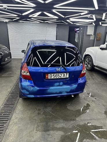 спортивный машина: Honda Fit: 2002 г., Бензин, Хэтчбэк — 4
