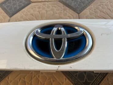 радиатор кондиционера опель вектра б: Накладка крышки багажника Toyota, 2017 г., Б/у, Оригинал — 4