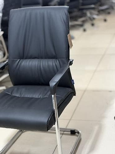 Офисный стул, цвет - Черный, Другой материал