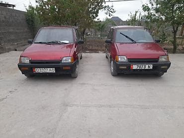 ом: Городские хэтчбеки малого класса, 5‑дверные, бордовый цвет (два — 3