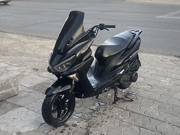 suzuki shift: Скутер 49–50 см³, черный, с высоким Продаю скутер Макси Лия мотор — 1