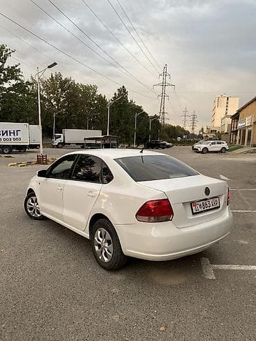 Volkswagen Polo: 2014 г., 1.6 л, Автомат, Седан — 5