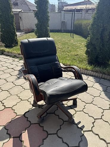 Офис шкафтары: Офис креслолор, Колдонулган, Дөңгөлөктүү, түсү - Кара, Булгаары, Өзү алып кетүү — 1