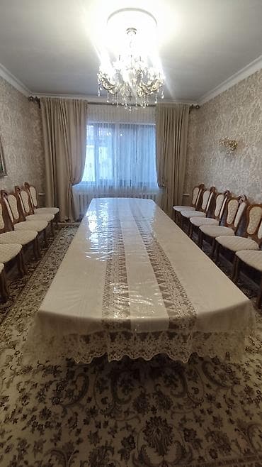 баранина живой: Стол и стул для зала, Б/у, Самовывоз, цвет - Бежевый — 1