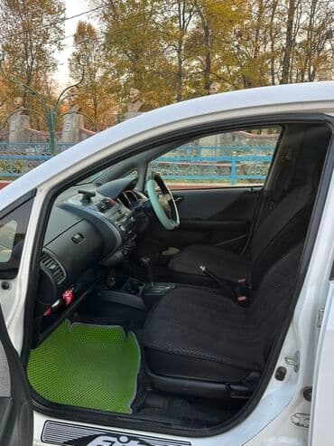 авто запчасти на фит: Honda Fit: 2004 г., 1.3 л, Автомат, Бензин, Хетчбек — 4