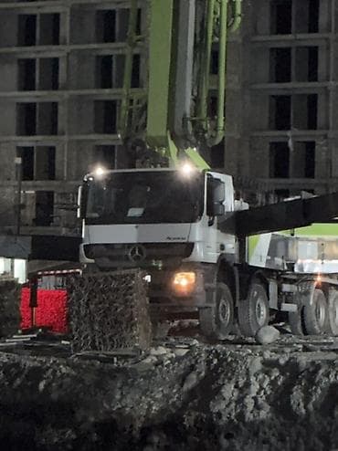 full construction: Бетононасос, Mercedes-Benz — 4