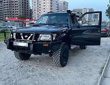 Унаа сатуу: Nissan Patrol: 2002 г., 4.2 л, Кол менен иштөөчү, Дизель, Жол тандабас — 1