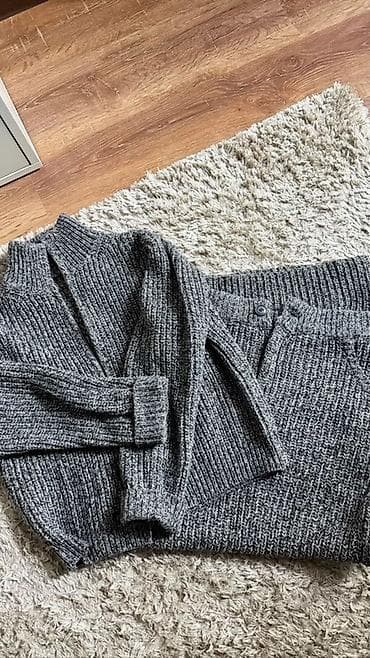 second hend: Бомбер Ange Надета пару раз Размер M Цена 3000 сом плюс к ней в — 2