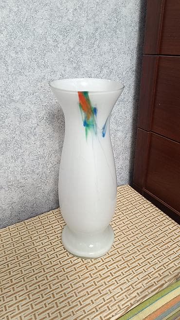 Тепловое оборудование: Белая стеклянная ваза с художественными цветными мазками - Материал — 1