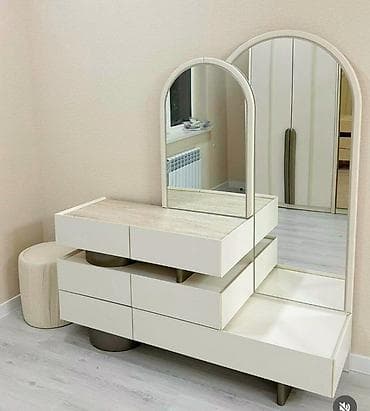 Туалетные столики: Туалетный столик, С зеркалом, цвет - Бежевый, МДФ — 1