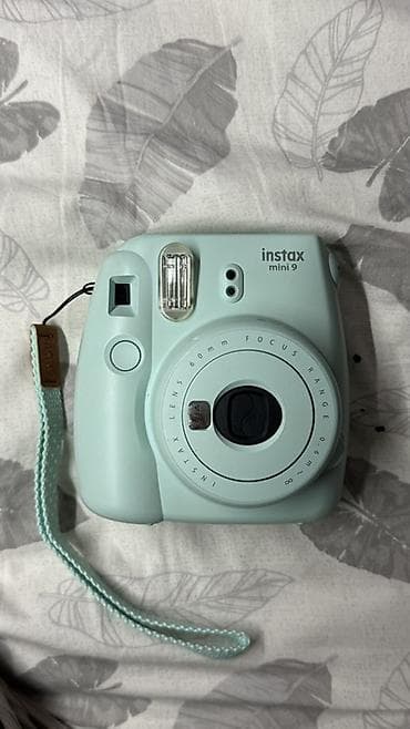 nokia slide: Fujifilm Instax mini 9 — компактная моментальная камера в мятном — 1