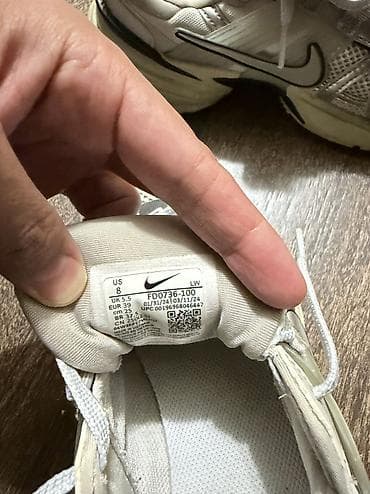 on кроссовки: Кроссовки, 39, Nike, Б/у, цвет - Белый — 2