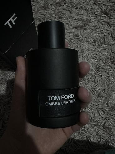Личные вещи: Tom Ford Ombré Leather — парфюмерная вода, распылитель. Объём: 100 мл — 3