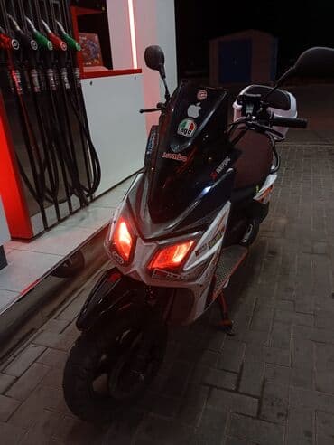 bwm самурай: Мопед спортивного дизайна в бело-черной цветовой гамме с красными — 1