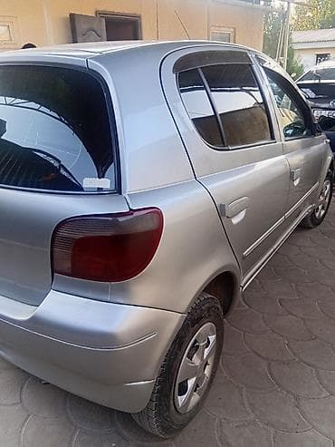 габарит: Toyota Yaris: 2000 г., 1.3 л, Автомат, Бензин, Хэтчбэк — 2