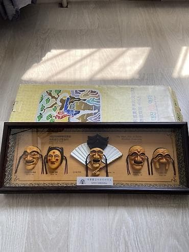 мини зеркало с подсветкой: Панно с корейскими традиционными масками Hahoe (Mask Play of Hahoe) - — 4