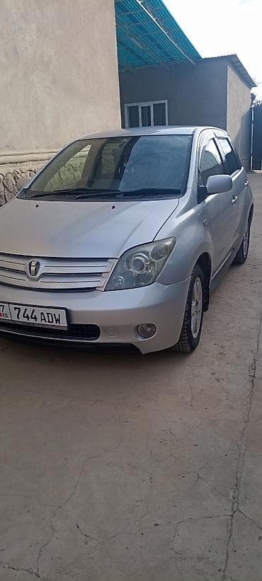 Toyota Ist: 2003 г., 1.5 л, Хэтчбэк