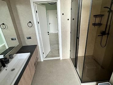 Үйлөр: 500 м², 8 бөлмө, Жылытылган, Жылуу пол, Брондолгон эшиктер — 6