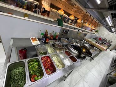 продаю оборудование для кафе: Изделия из нержавейки, стол холодильник, стол кондитерский, стол — 2