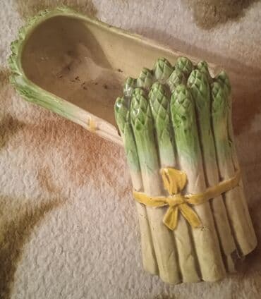 монеты разных стран: Продаю раритетные шкатулки времён СССР и фарфоровую маслёнку времён — 12