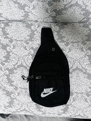 шлепки черные: Сумка через плечо (слинг/тревел-бэг) Nike, чёрная. - Формат — 1