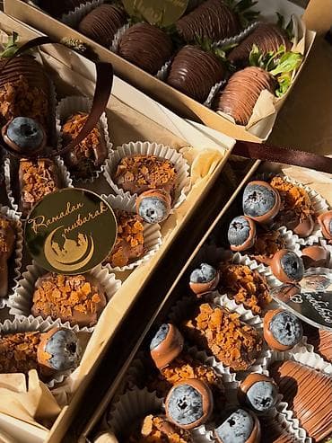 букет из клубники: Наборы фруктов в бельгийском шоколаде Callebaut - Ассорти клубники в — 8