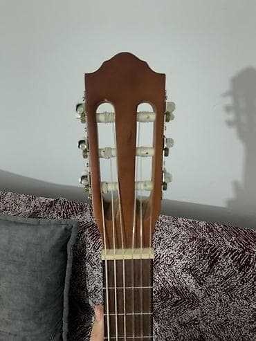 Гитары: Классическая шестиструнная гитара (нейлон) - Формат: классическая — 4