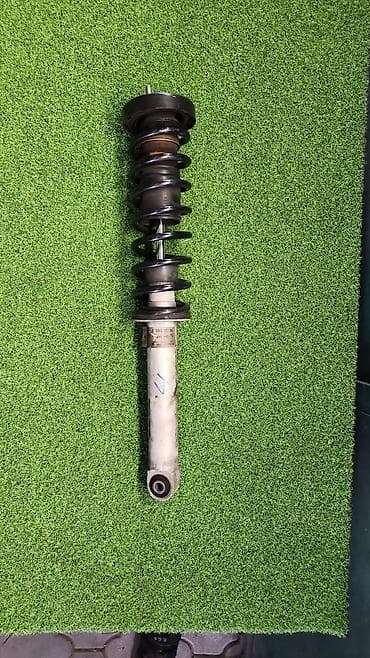 Амортизатор задний е39 1 093 646 Год 2002 В отличном состоянии, очень