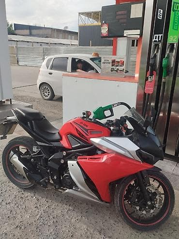 м8 мото: Спортивный мотоцикл класса «спорт» с обтекателями в красно‑черно‑серой — 2