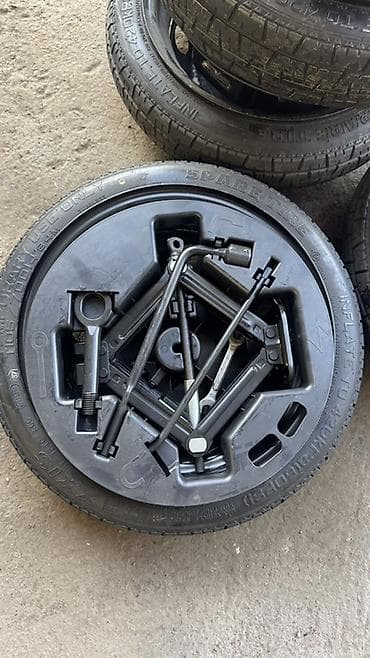 porter 2: Запасное колесо «домкрат» в сборе с штатным набором инструментов — 1