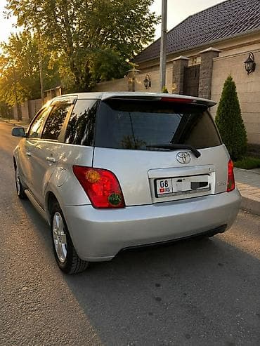 kirgiz auto: Toyota Ist: 2002 г., 1.5 л, Автомат, Бензин, Хэтчбэк — 2