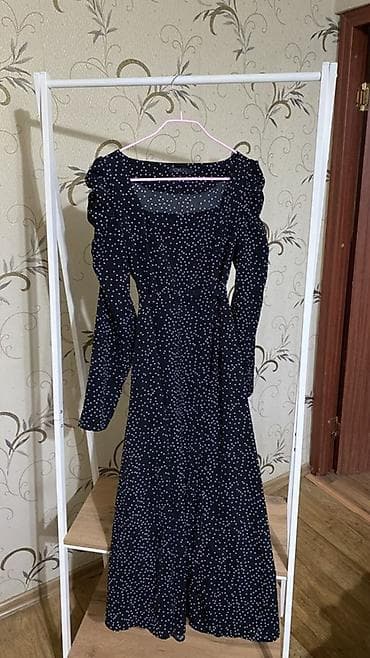 Личные вещи: Черное платье в белый горошек - Длина: миди - Фасон: приталенное с — 2