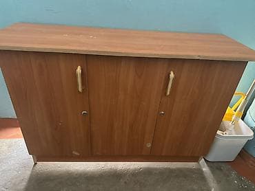 Спальный гарнитур, Тумба, ДСП, цвет - Коричневый at lalafo.kg Спальный гарнитур, Тумба, ДСП, цвет - Коричневый