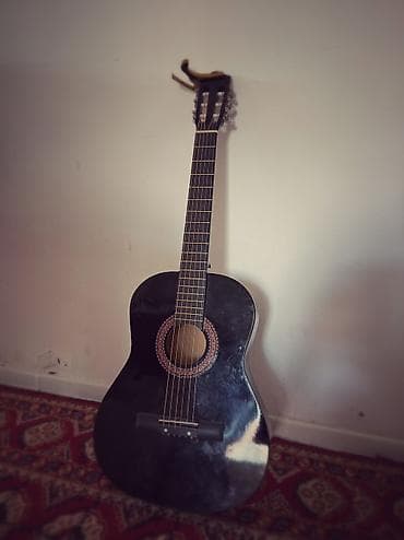 Музыкалык аспаптар: 🎸 Продам классическую гитару в отличном состоянии! Гитара ухоженная — 6
