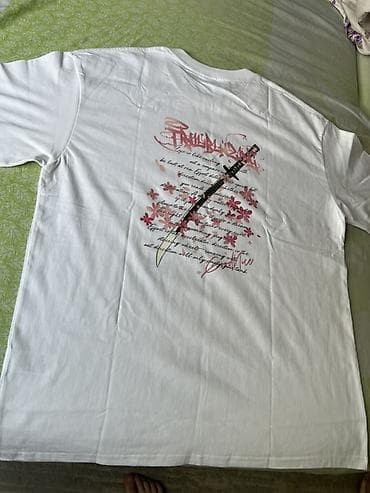 fred perry: Продаю 2 унисекс футболки с принтами в новом состоянии (можно носить — 2