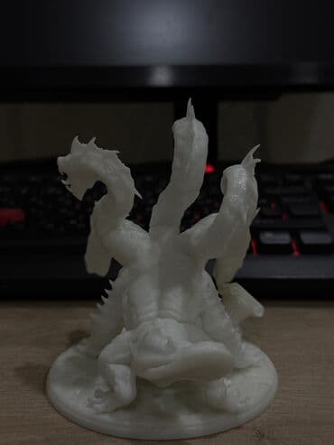 Искусство и коллекционирование: Фигурка «Гидра» (3D‑печать) - Материал: пластик (PLA/схожий — 4