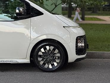 Hyundai Staria: 2023 г., 2.2 л, Дизель, Минивэн — 3