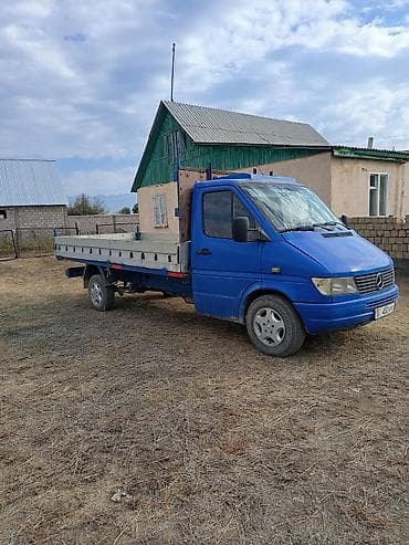 bwb e34: Грузовой бортовой автомобиль Mercedes‑Benz, грузоподъёмность 3 т — 1