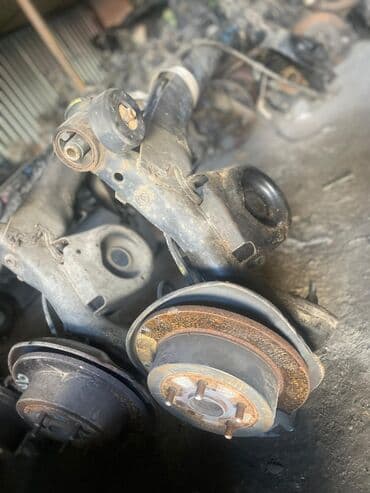 очень нужны: Toyota Alphard объем 3.0 4wd, Toyota Estima объем 2.4 2wd, Задние — 4