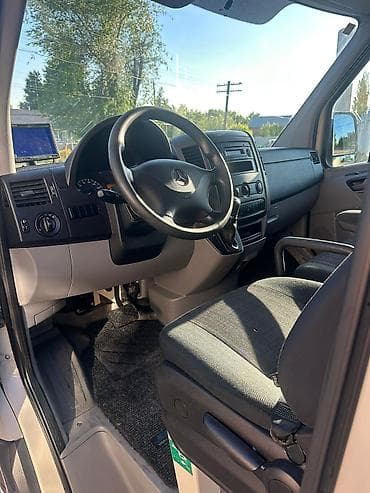 калонки на спринтер: Mercedes-Benz Спринтер: 2015 г., 2.2 л, Автомат, Дизель, Бус — 9