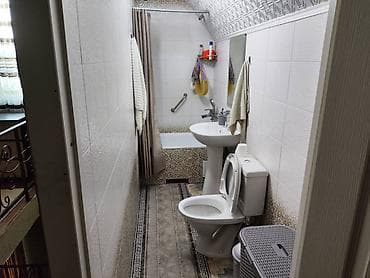 Үйлөр: Продаю мансардный Дом 📍 Расположение: дом в Ж/М Бакай-Ата 📐 Участок — 9
