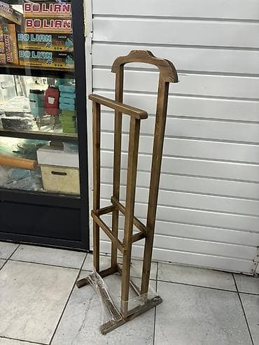 Вешалки: Напольная вешалка-валид для одежды из массива дерева. - Материал — 2