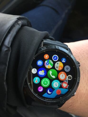 часы iphone: GS WEAR GS CARBON Срочно продаю часы подключается к телефону айфон — 4