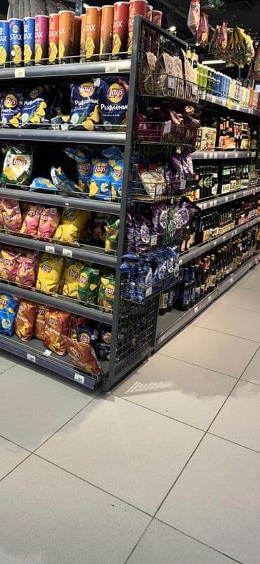 оборудование в бутик: Витрины, стеллажи, полки торговые металлические б/у, полка магазинная — 21