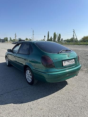 дайхатсу 2001: Toyota Corolla: 2000 г., 1.6 л, Ручные, Бензин, Лифтбек — 2