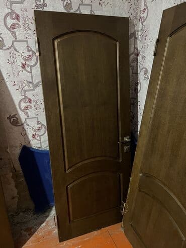 бу вората: 5-шт по 5000-сом Межкомнатные двери, классический дизайн. - Материал — 2